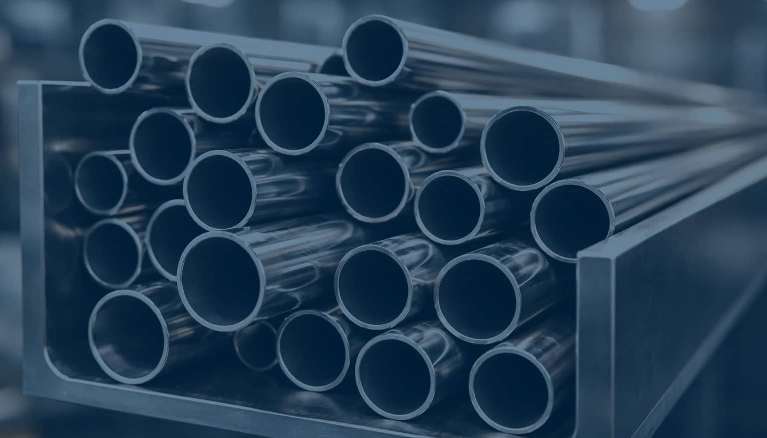 Rostfria rör med mörkblått överlägg